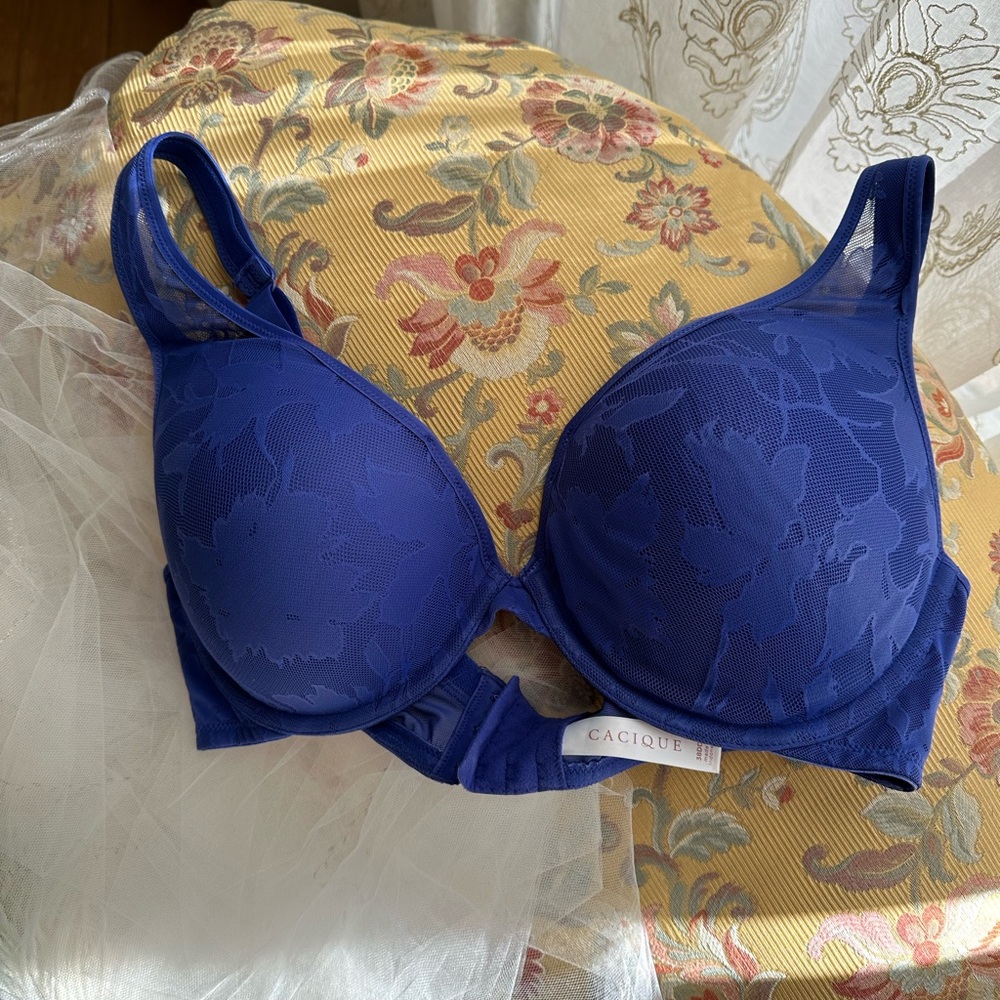 Cacique Women's Blue Lace Bra